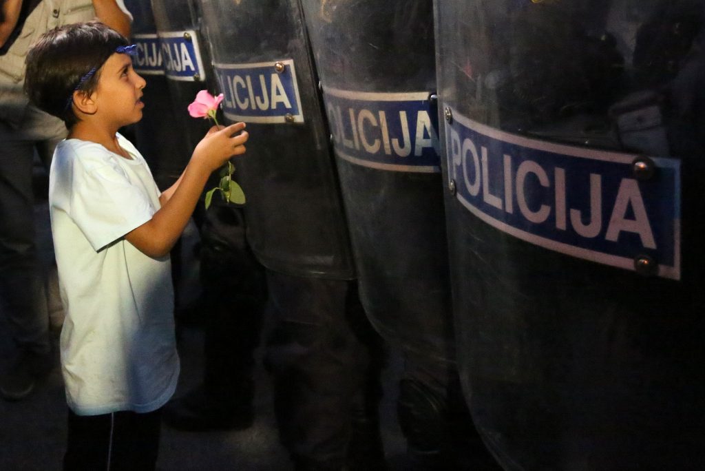 Hrvatska prva u EU uvodi nadzor postupanja policije s migrantima - Novi list