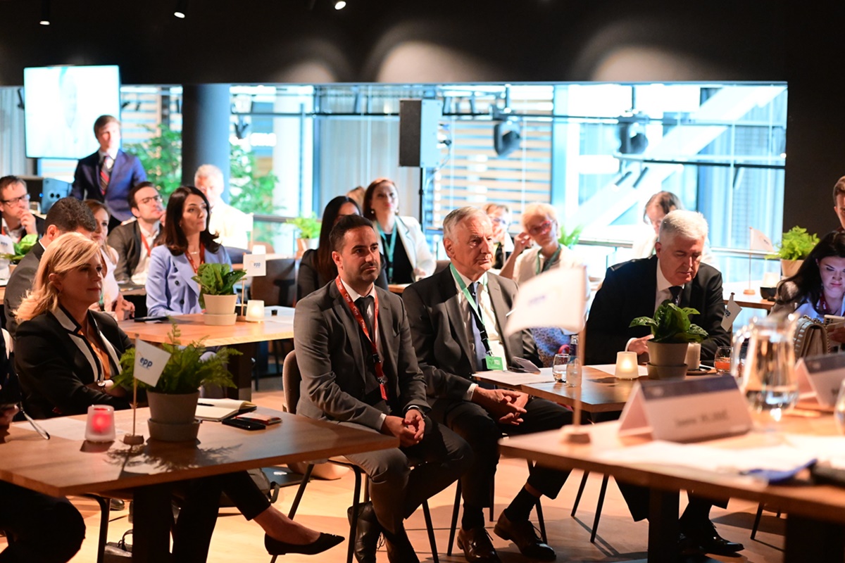 Župan Dobroslavić na kongresu Europskih pučana i konferenciji o Ukrajini u Rotterdamu - ŽUPANIJA DUBROVAČKO NERETVANSKA