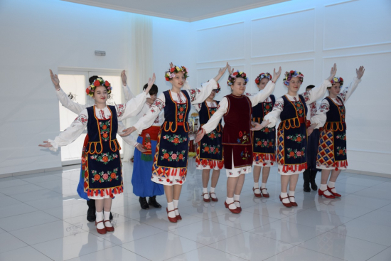 Raseljene osobe iz Ukrajine proslavile Svjetski dan vyšyvanke - ukrajinske vezene košulje